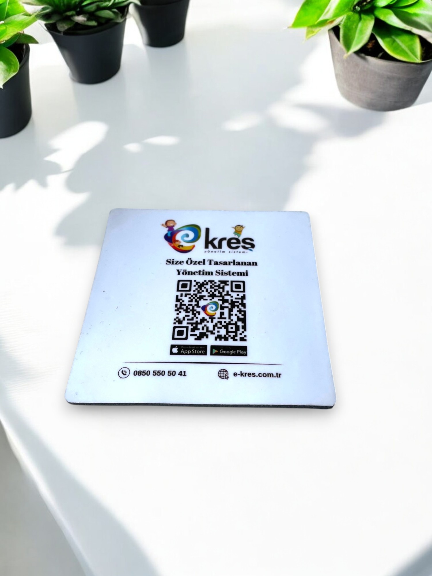Asb Ambalaj olarak, Kauçuk bardak altlığı, iğne desen alt kauçuk taban, 9 cm x 9 cm, PVC kaplamadır. Mekanlarınız da prestij ve hijyenin en güzel reklam ürünü, sunum ve ikramlarınızın logo baskılı kauçuk bardak altlığı olarak imalat yapılır. Ürünlerimiz; 2,6 mm kalınlıkta 8,75 cm ve 9,00 cm çapta oval veya kare şeklinde üretilmektedir. termin için lütfen iletişime geçiniz..